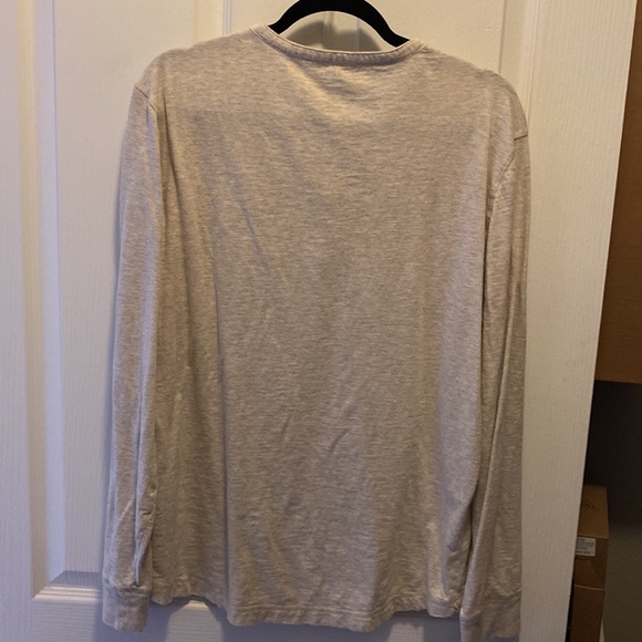 Banana Republic vintage long sleeve tee in Oatmeal. - Picture 3 of 3